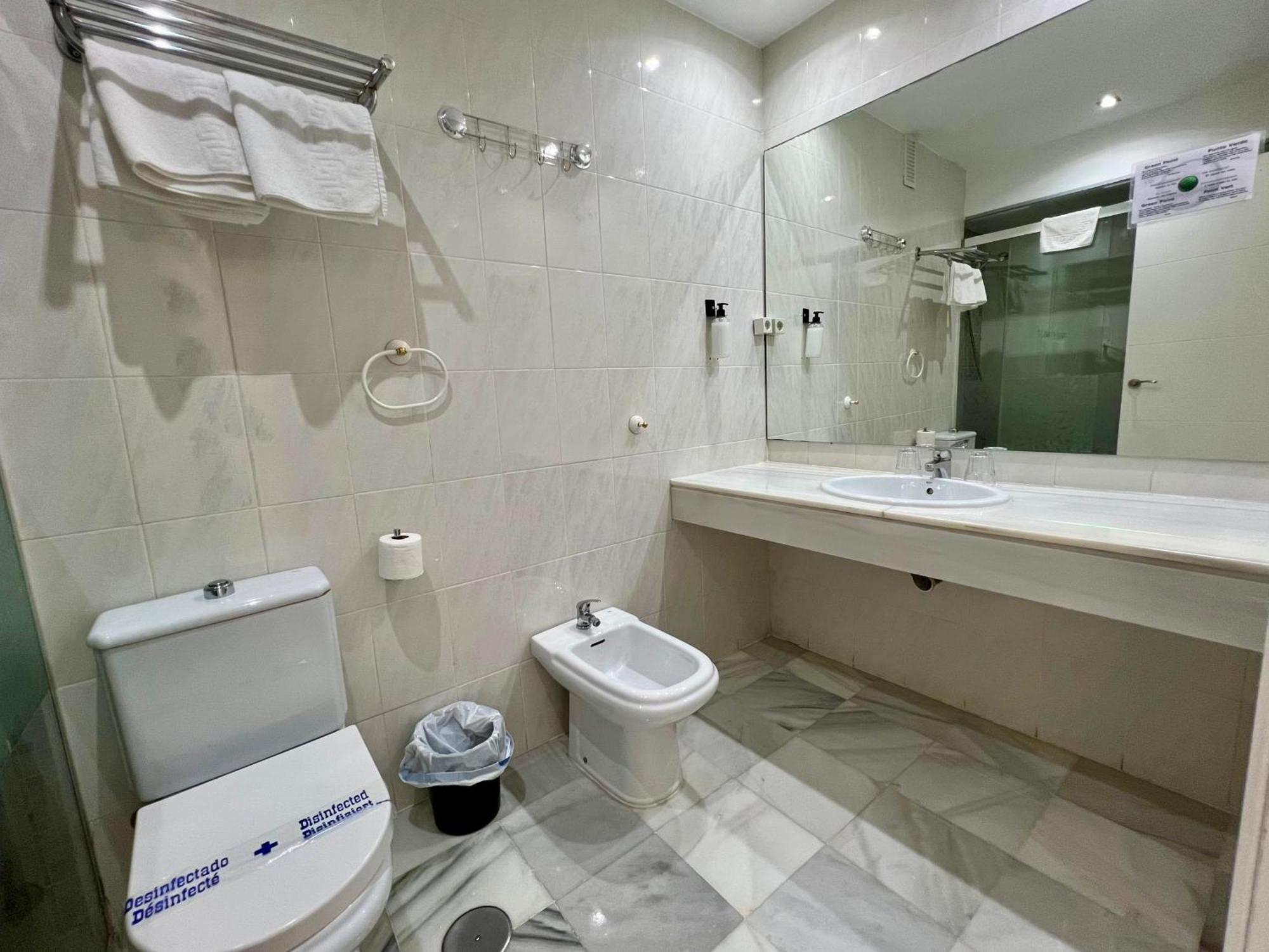 Apartamentos Turisticos Imar كاديز المظهر الخارجي الصورة